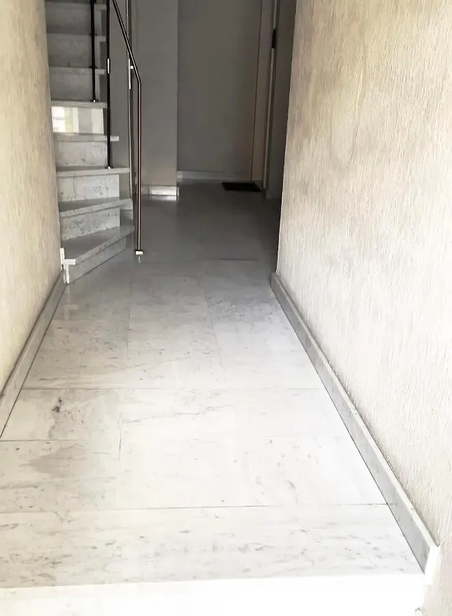 Luxe Apt With Parking & Garden In Wilrijk 安特卫普 0*,  比利时