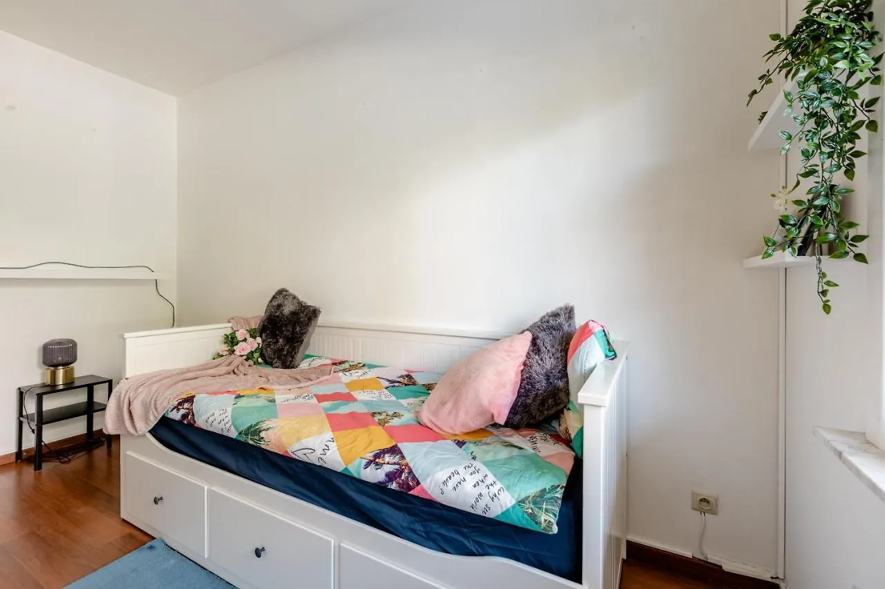 Apartamento Luxe Apt With Parking & Garden In Wilrijk Amberes