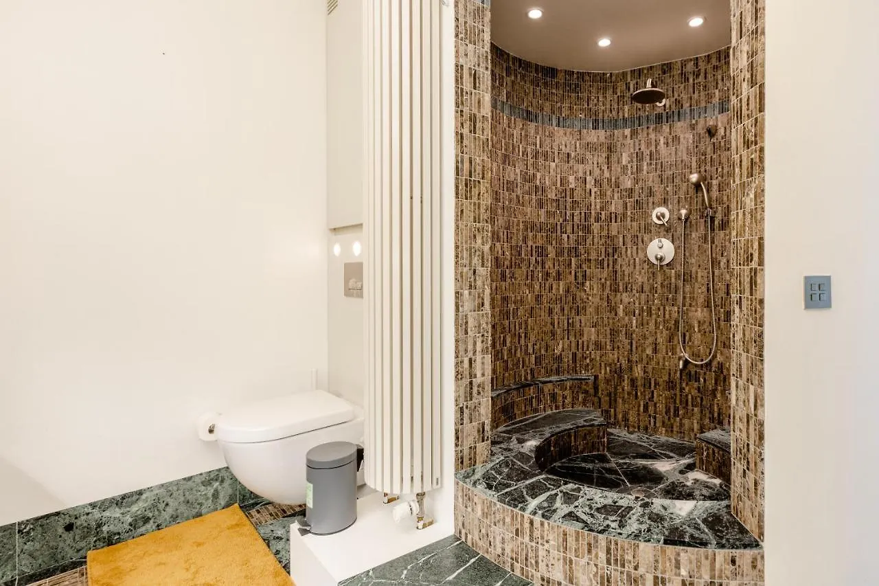 Luxe Apt With Parking & Garden In Wilrijk Amberes Apartamento